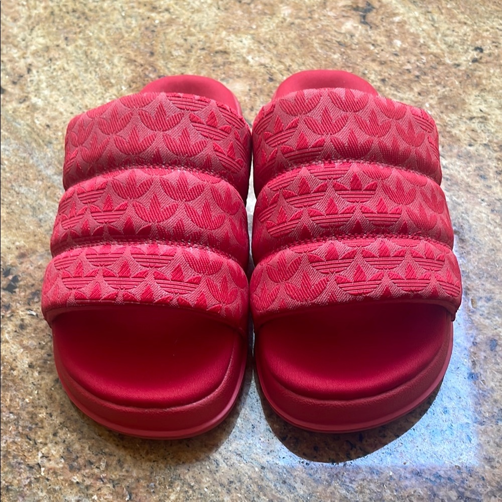 Adidas Women's Adilette Essential Slide Sandal US size 5